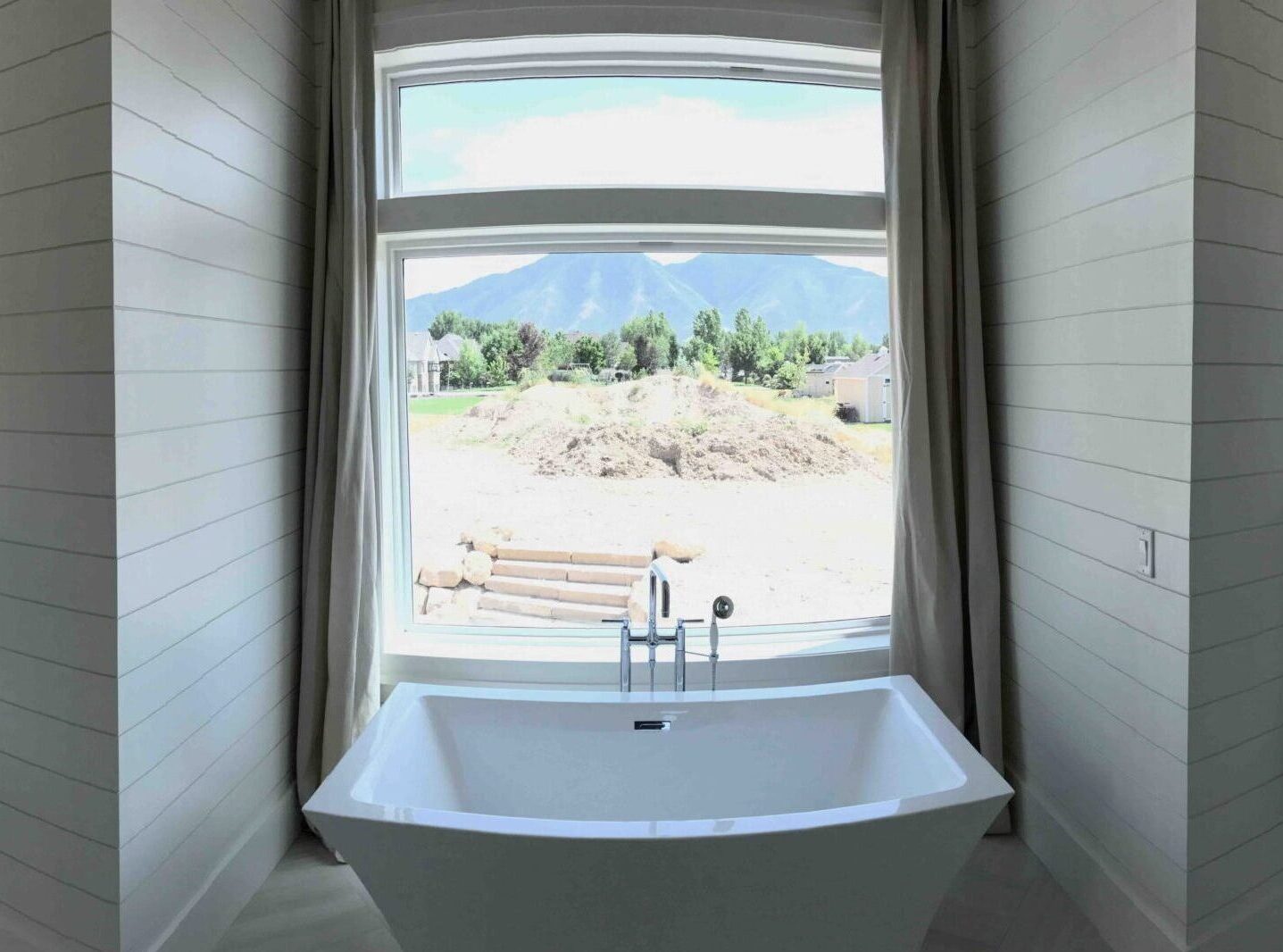 Dutch Colonial Master Bath Tub